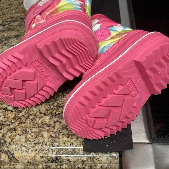 Place pink with ti -dye top pattern boots - Picture 3 of 4